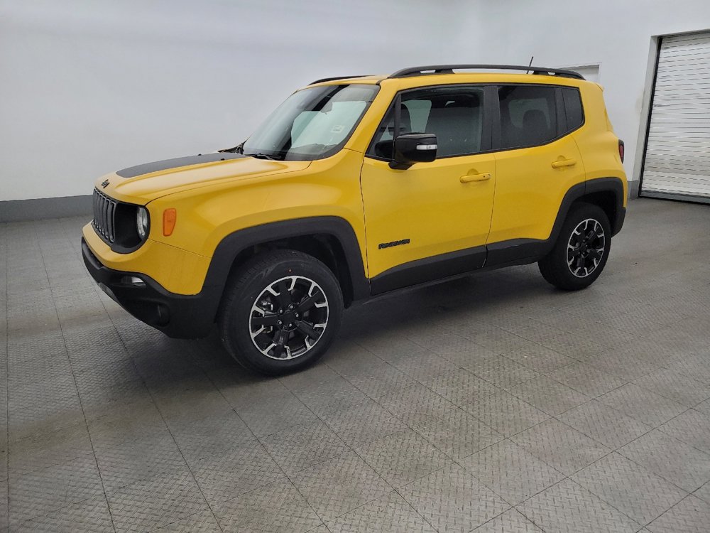 Used 2023 Jeep Renegade Latitude image 2