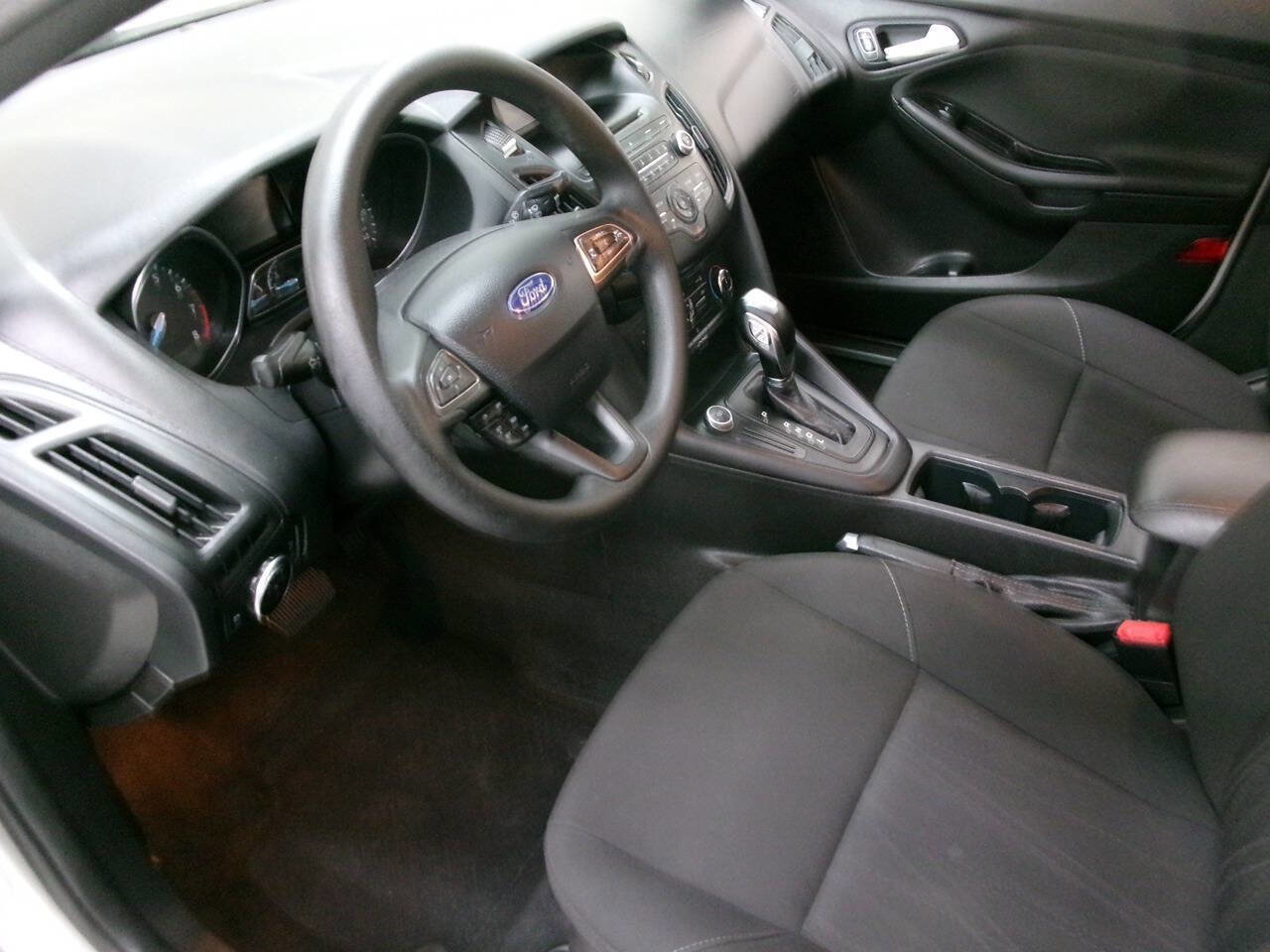 Used 2016 Ford Focus SE FWD image 15