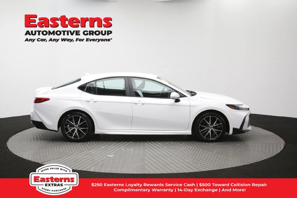 Used 2025 Toyota Camry SE FWD image 44