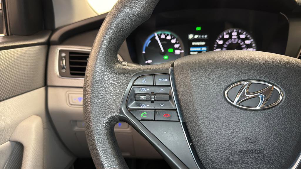 Used 2016 Hyundai Sonata SE image 25