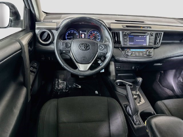 Used 2018 Toyota RAV4 XLE FWD image 16
