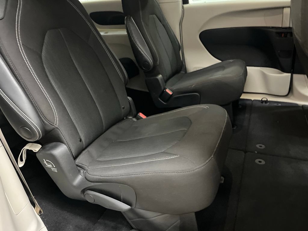 Used 2023 Chrysler Voyager LX FWD image 29