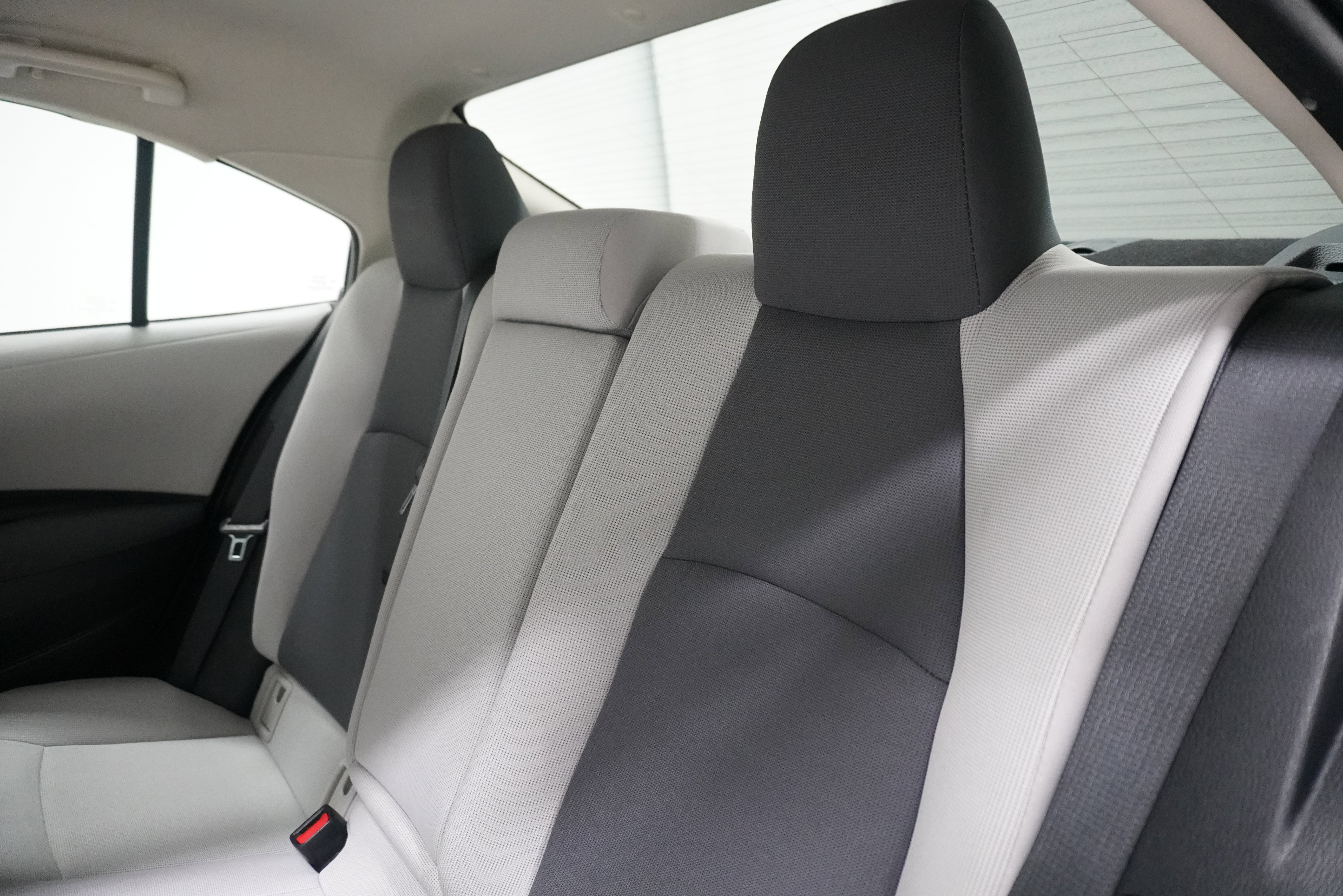 Used 2021 Toyota Corolla LE image 12