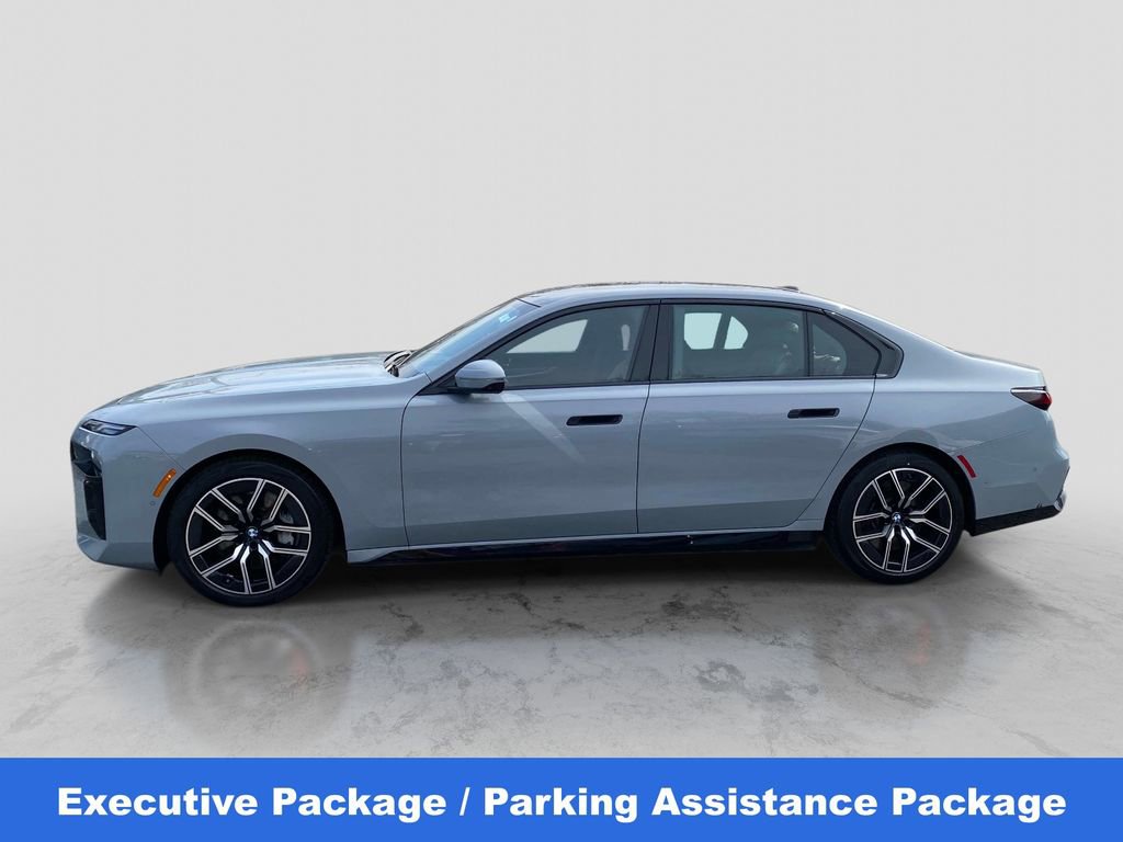 Used 2023 BMW 760i xDrive AWD/4WD image 2