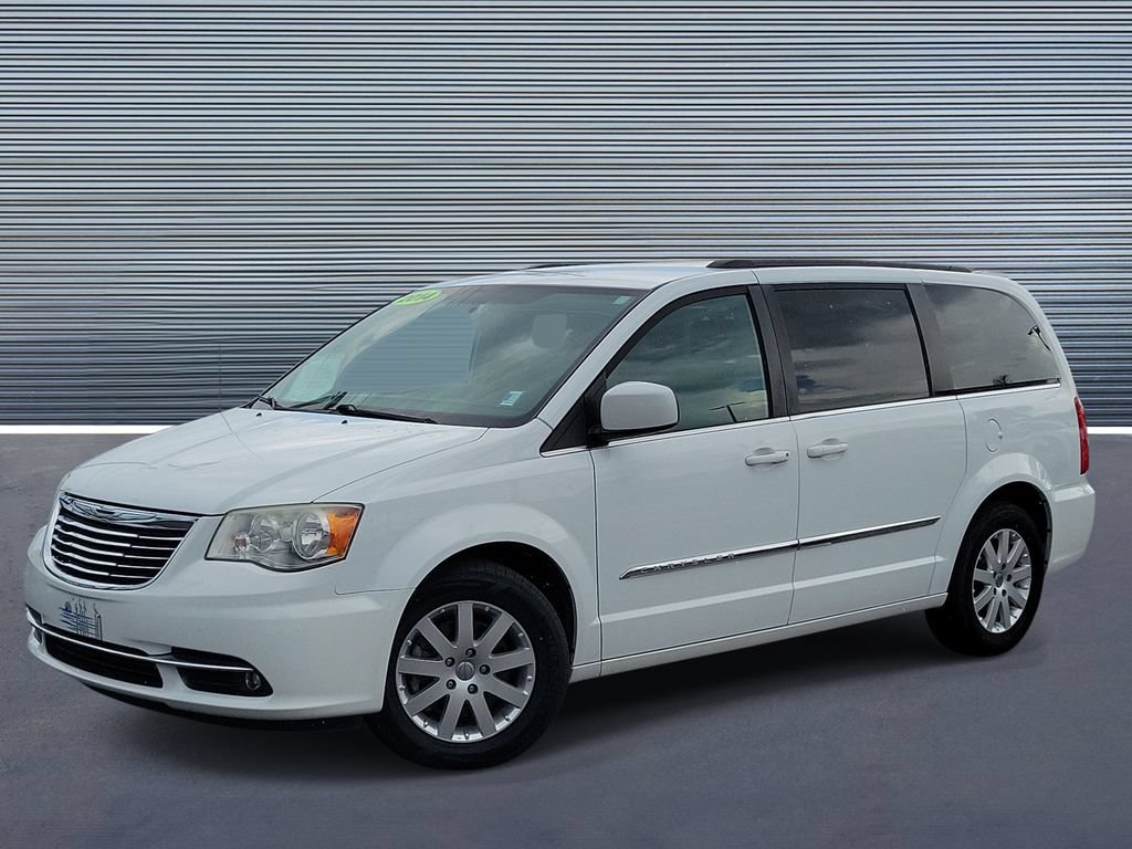 Used 2014 Chrysler Town & Country Touring FWD image 1