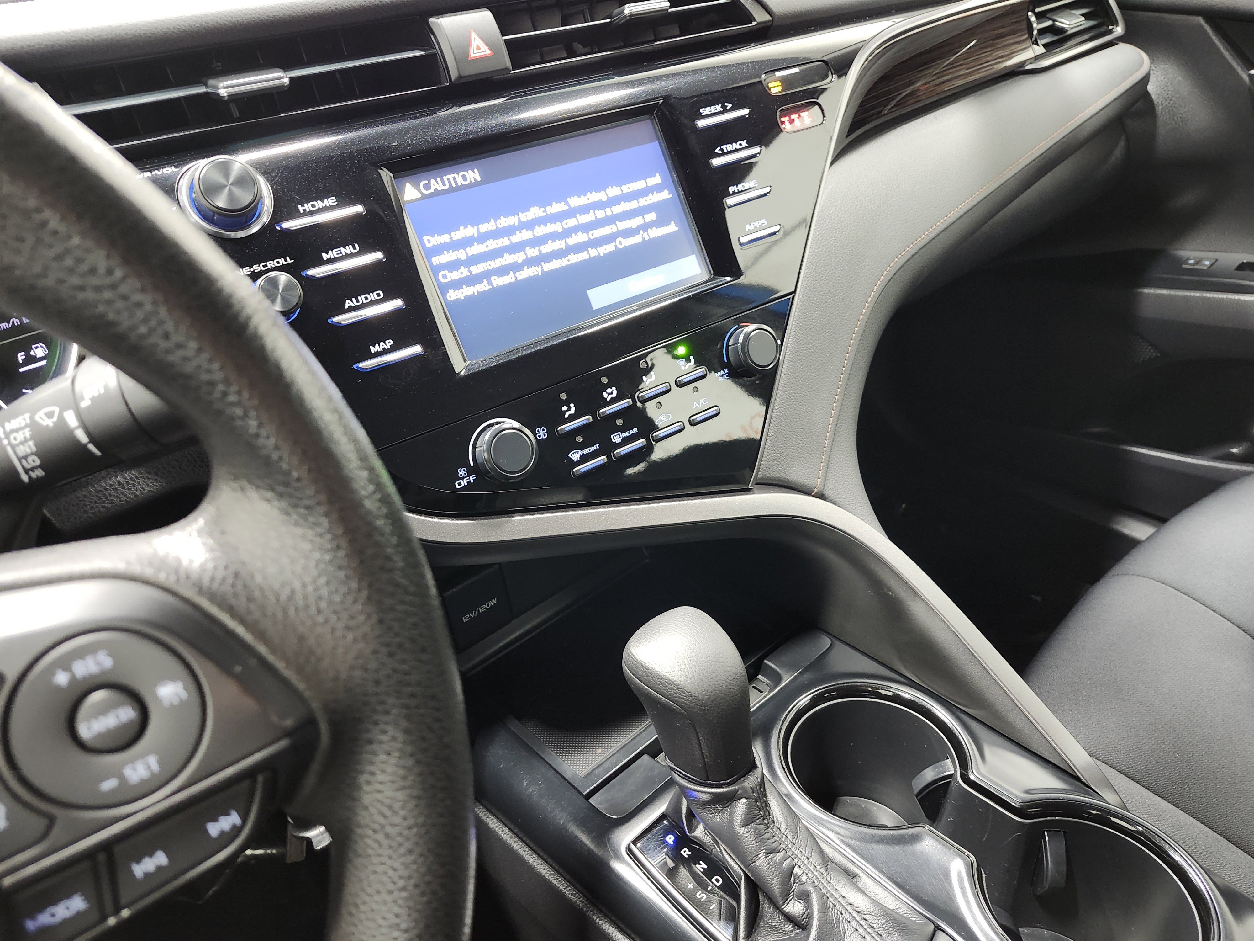 Used 2019 Toyota Camry LE image 27