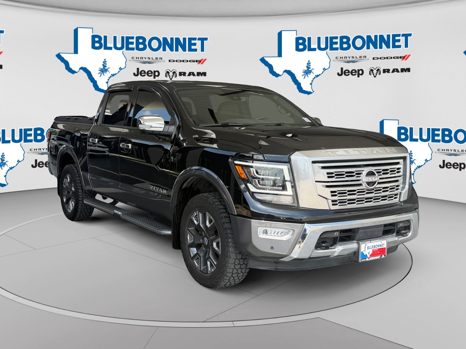 Used 2024 Nissan Titan Platinum Reserve w/ Moonroof Package AWD/4WD image 3