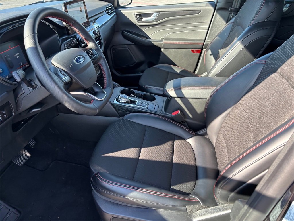 Used 2025 Ford Escape ST-Line image 10
