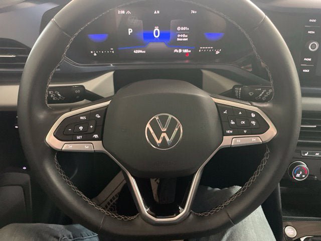 Certified 2023 Volkswagen Taos SE w/ Panoramic Sunroof Package AWD/4WD image 19