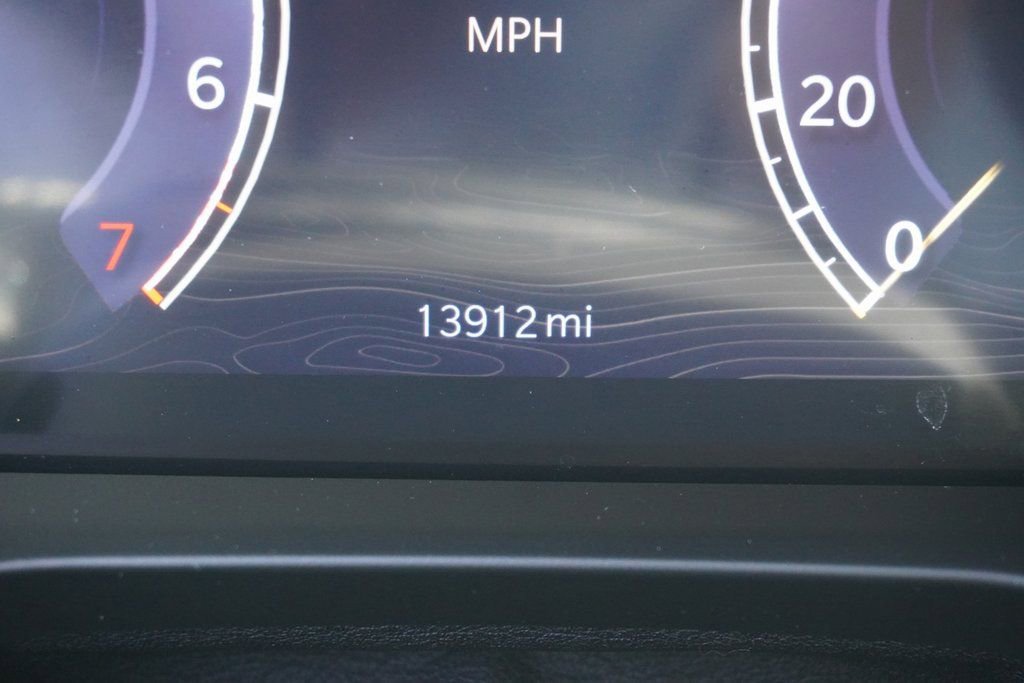 Used 2024 Jeep Grand Cherokee Laredo image 20