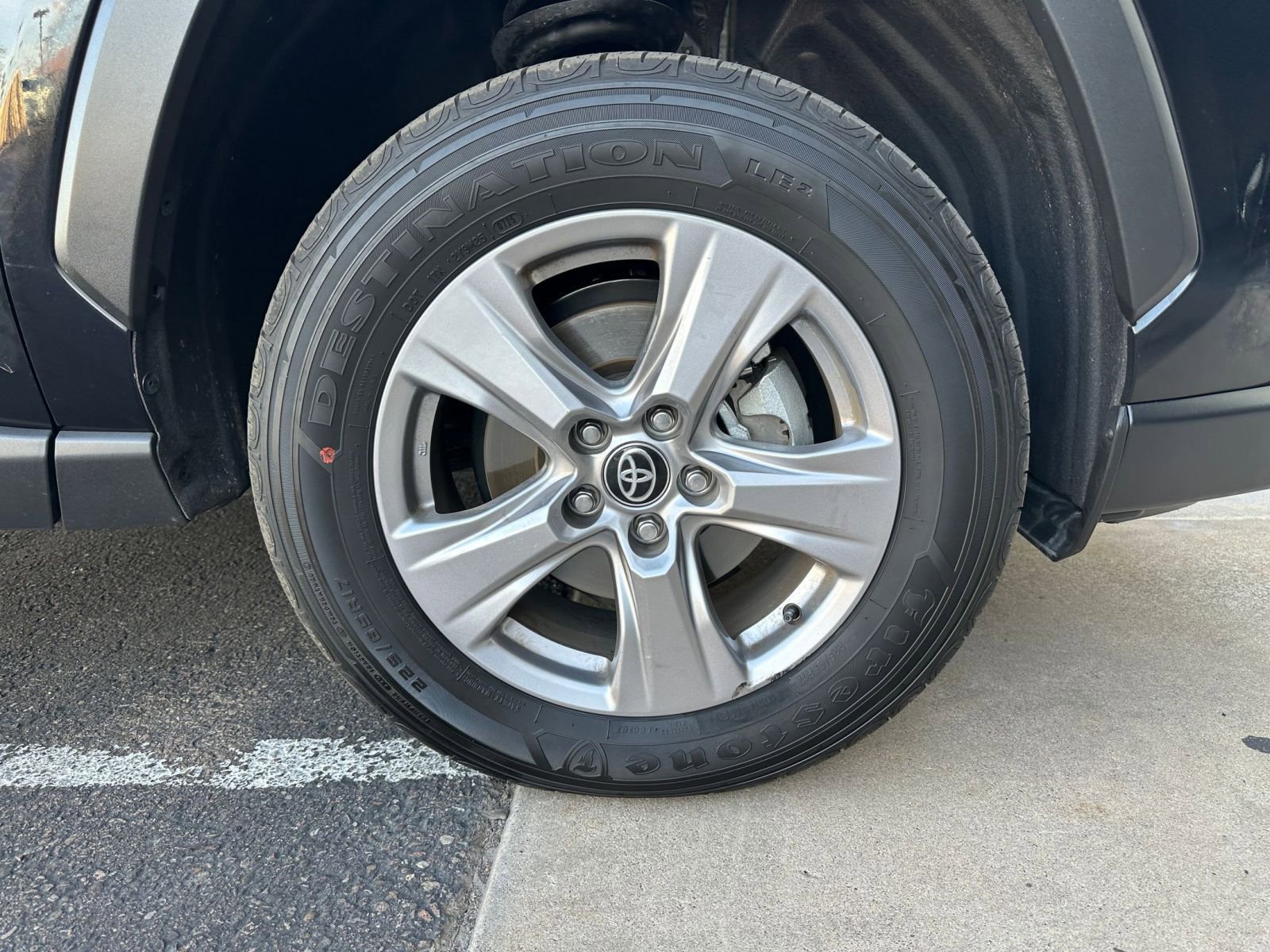 Used 2025 Toyota RAV4 XLE image 31