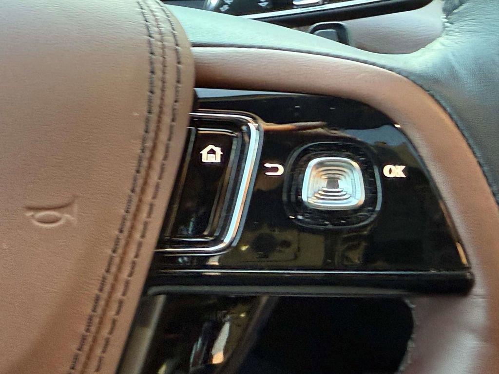 Used 2025 Lincoln Aviator Reserve image 24