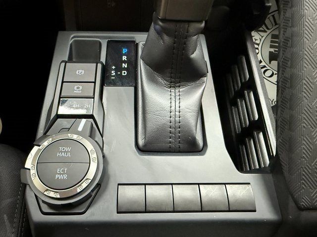 Used 2025 Toyota Tacoma SR5 w/ SR5 Upgrade Package image 21