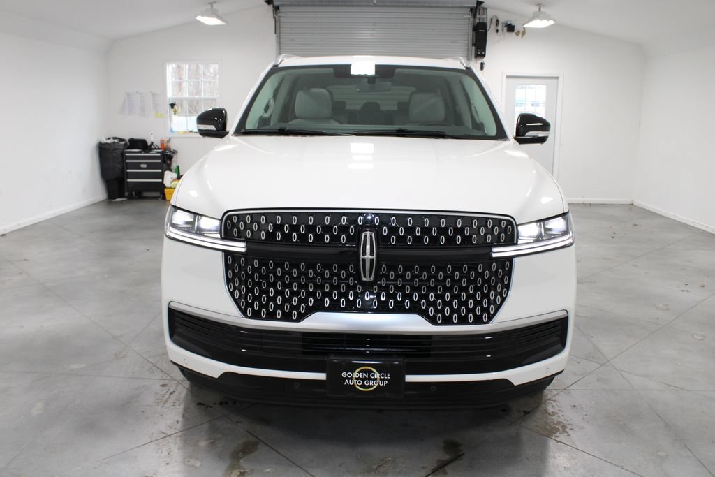 New 2026 Lincoln Navigator Reserve AWD/4WD image 2