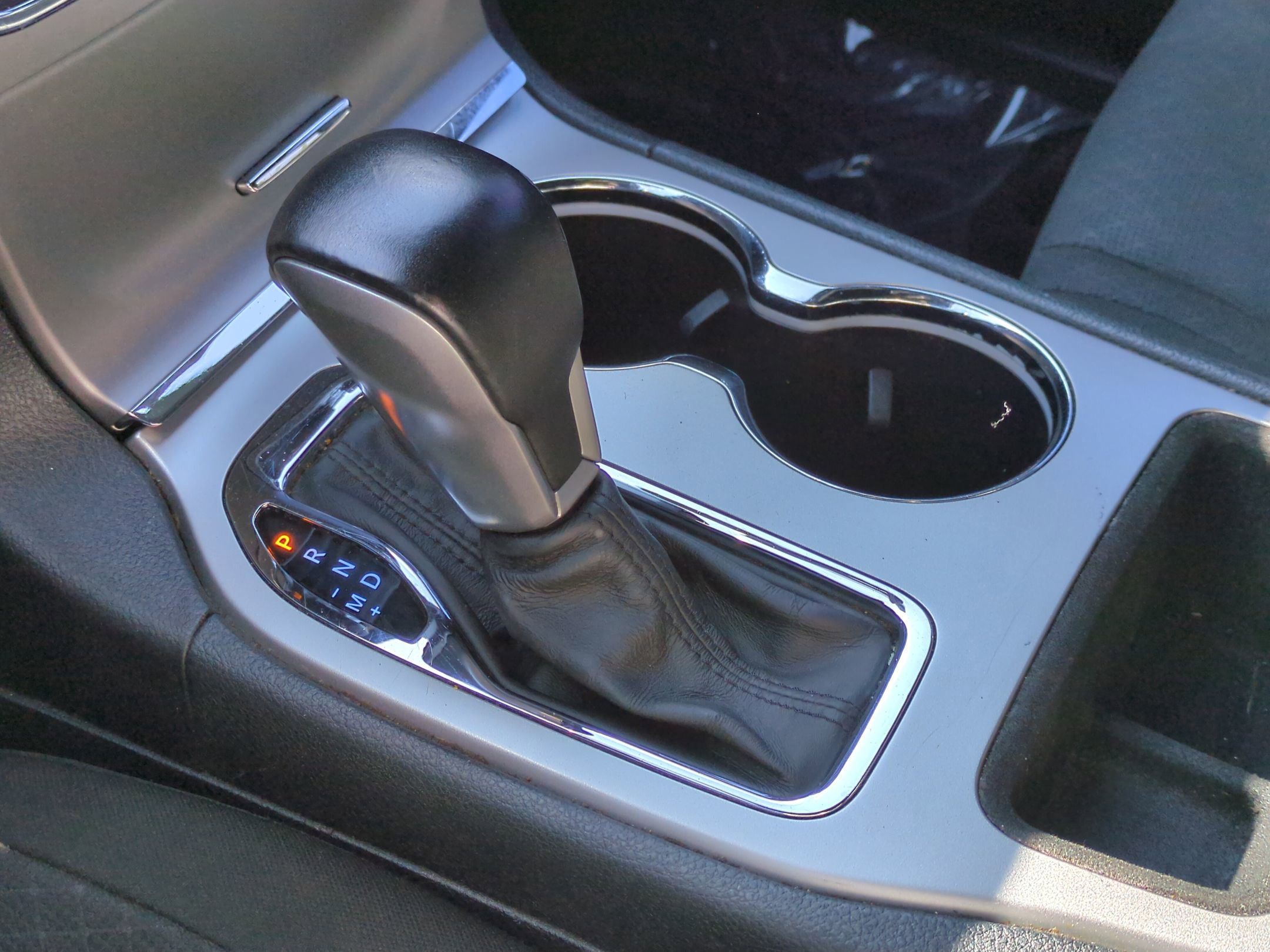 Used 2019 Jeep Grand Cherokee Laredo AWD/4WD image 25