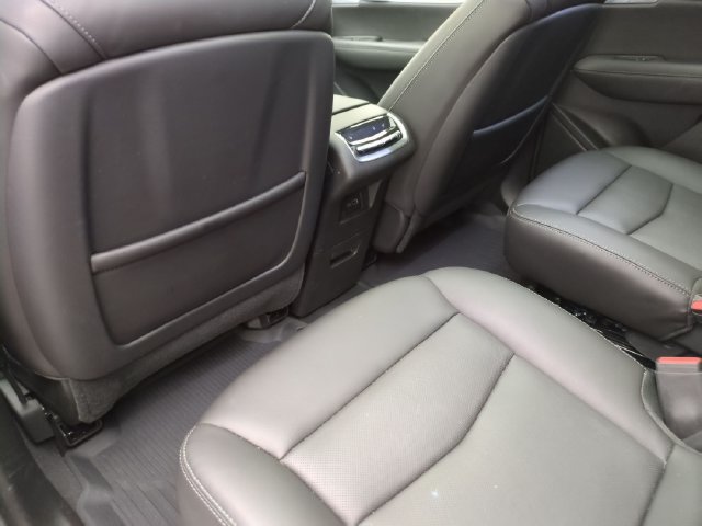 Certified 2024 Cadillac XT6 Premium Luxury w/ LPO, Floor Liner Package AWD/4WD image 23