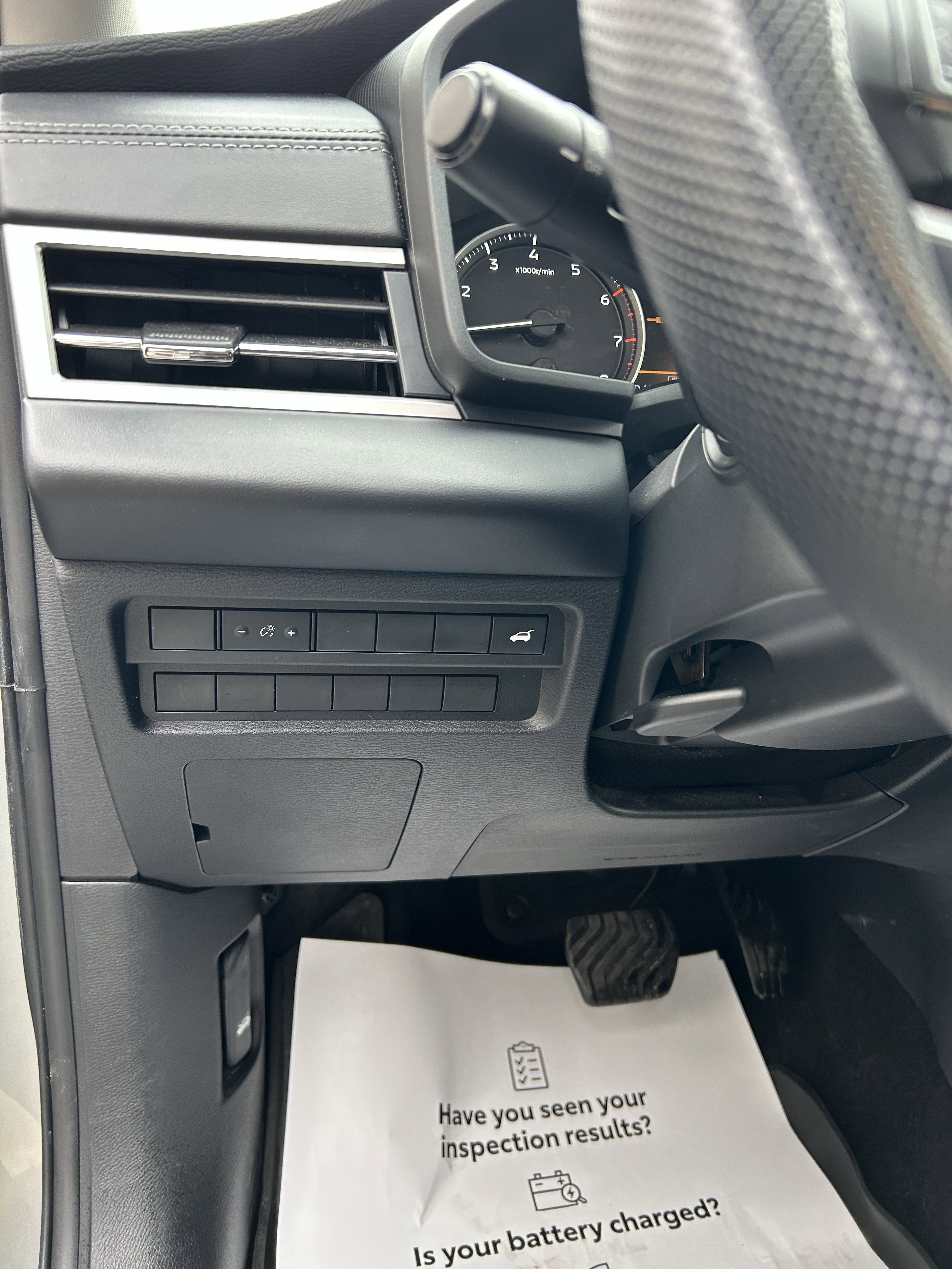 Used 2024 Mitsubishi Outlander SE image 15