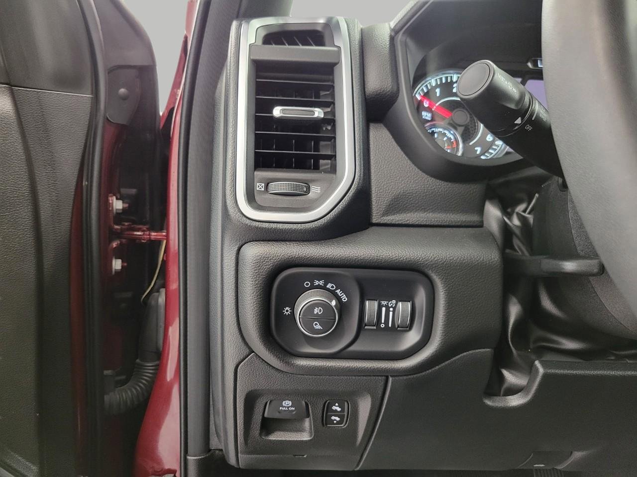 Used 2025 RAM 1500 Big Horn AWD/4WD image 10