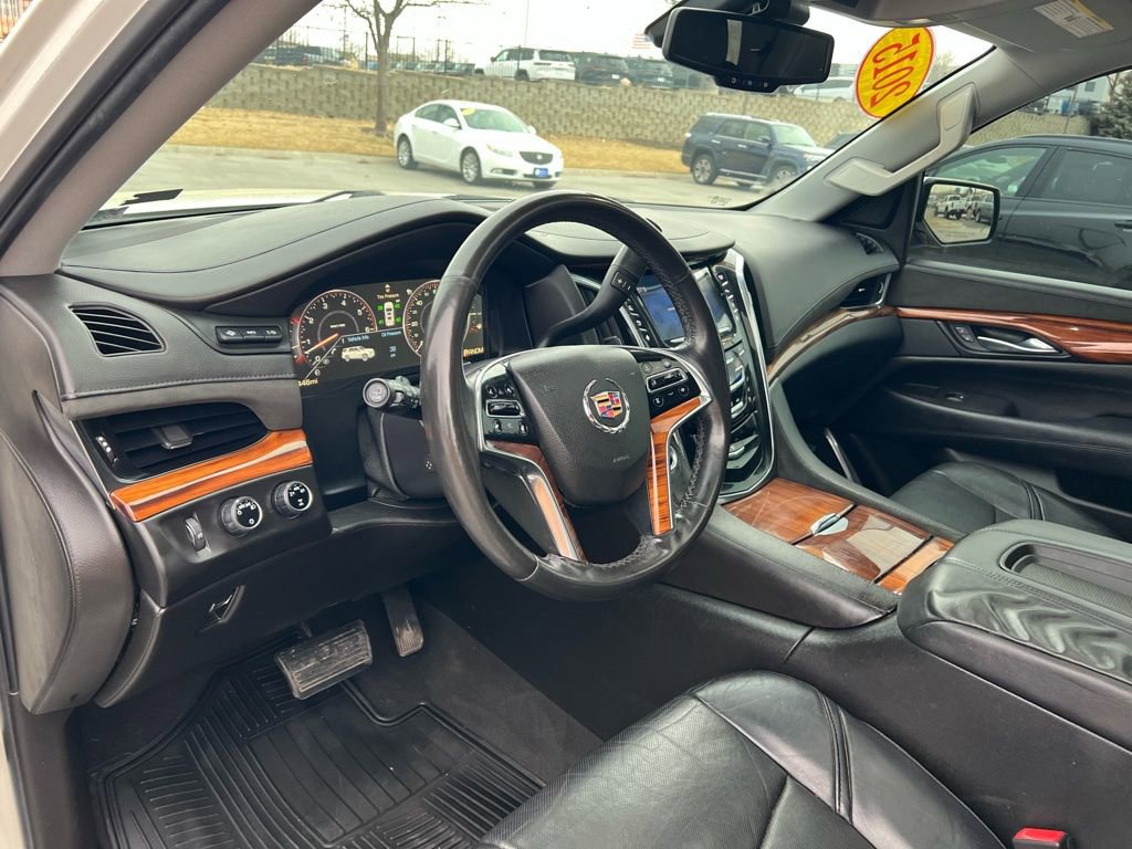 Used 2015 Cadillac Escalade Premium image 17