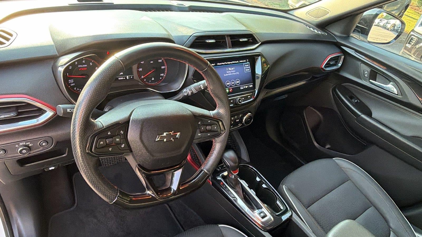 Used 2023 Chevrolet TrailBlazer RS w/ Convenience Package FWD image 3