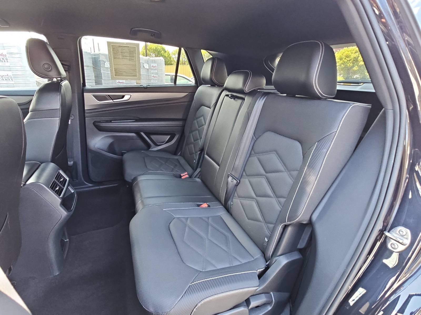Used 2024 Volkswagen Atlas Cross Sport SE AWD/4WD image 14