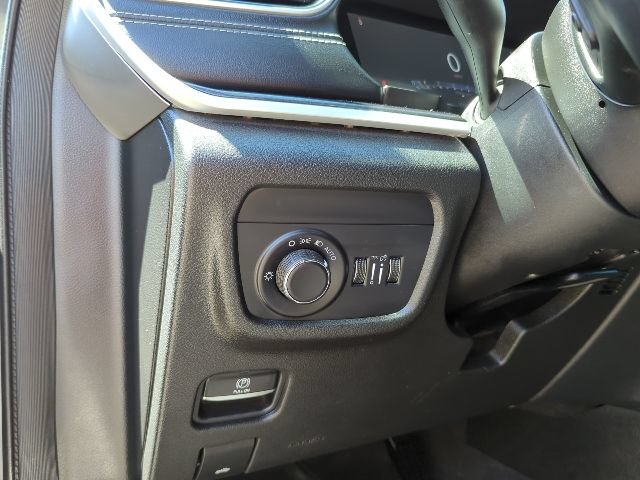Used 2021 Jeep Grand Cherokee L Laredo w/ Luxury Tech Group I AWD/4WD image 14