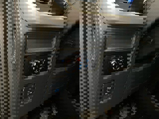 Used 2023 Ford Expedition Max XLT image 19