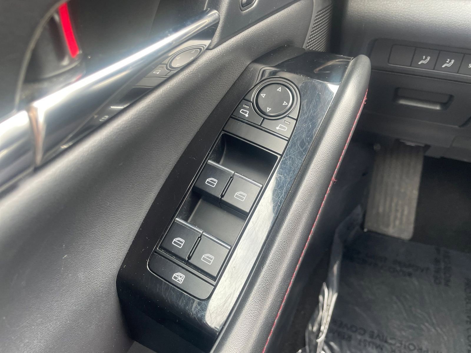 Used 2025 MAZDA CX-30 AWD 2.5 S w/ Preferred Package image 18