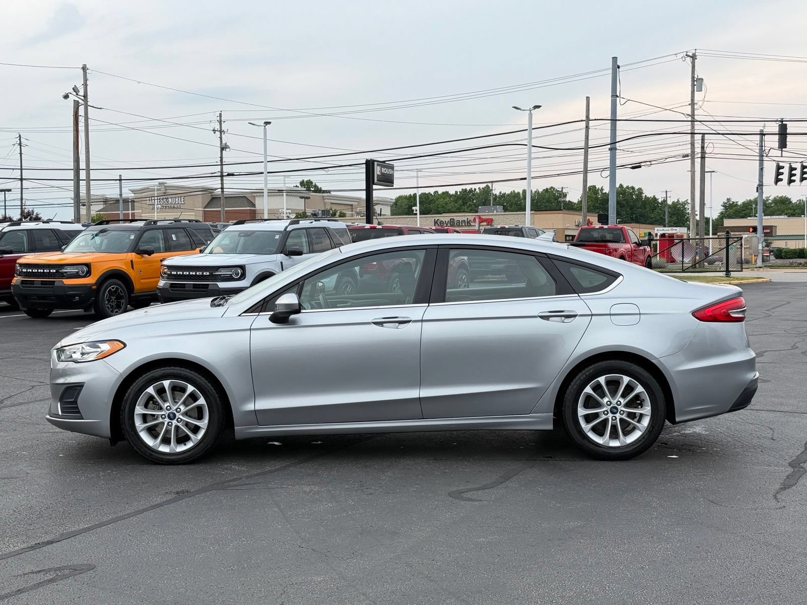 Used 2020 Ford Fusion SE FWD image 7