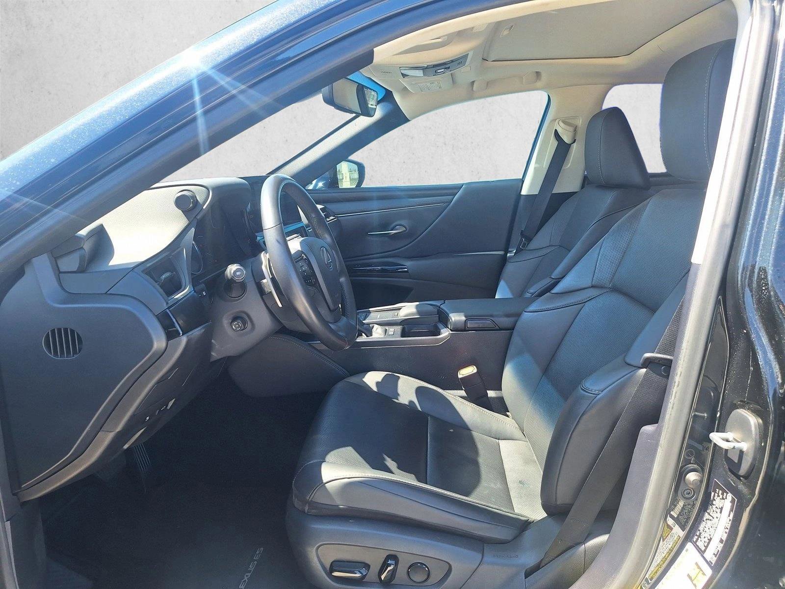 Used 2022 Lexus ES 300h w/ Premium Package FWD image 10
