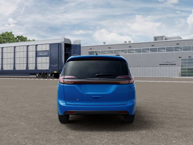 New 2026 Chrysler Pacifica Select image 7