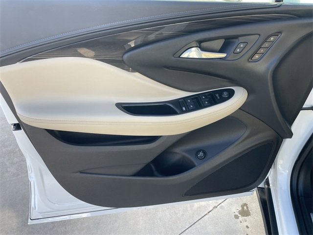 Used 2019 Buick Envision Essence image 22