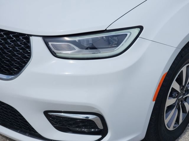 Used 2023 Chrysler Pacifica Touring-L FWD image 6