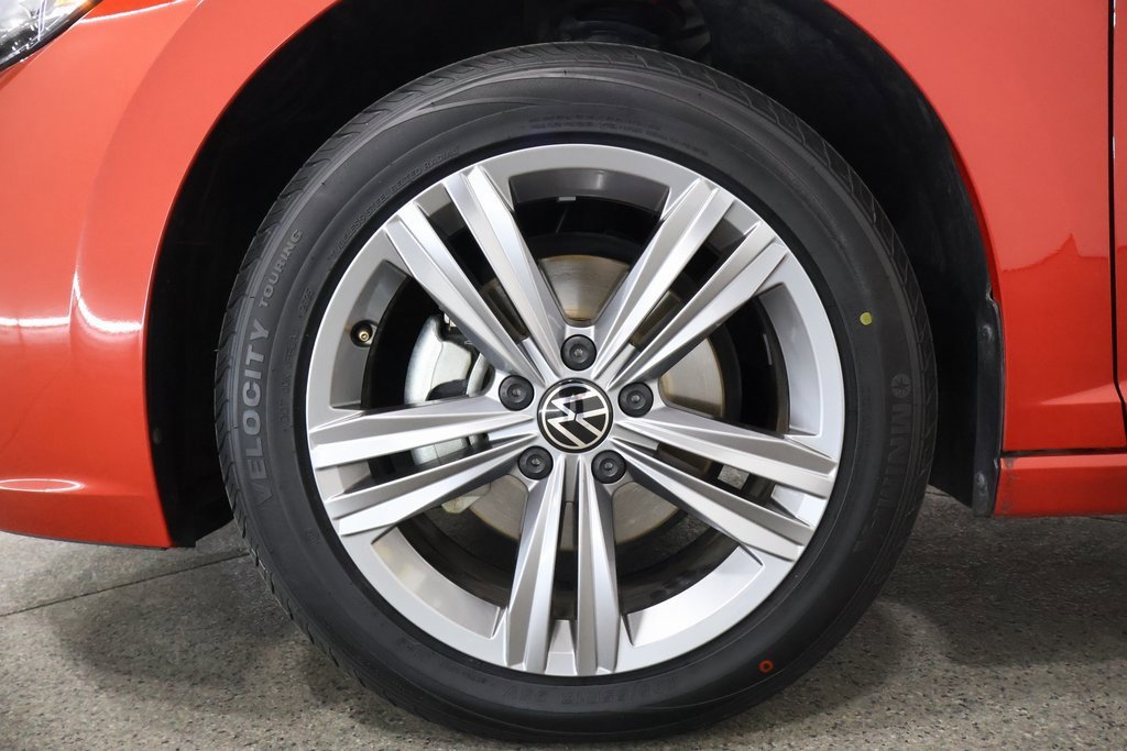 Used 2023 Volkswagen Jetta SE image 4