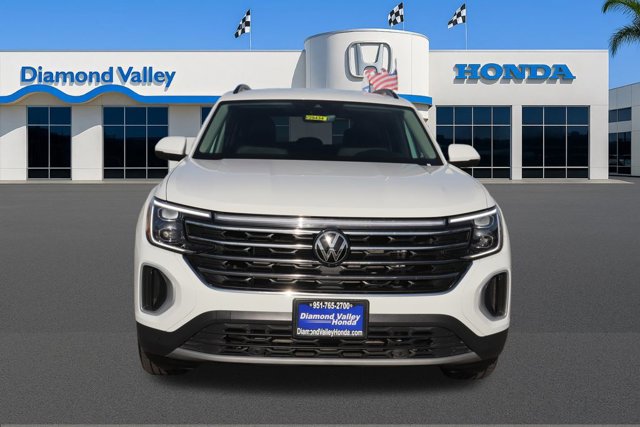 Used 2025 Volkswagen Atlas SE image 2