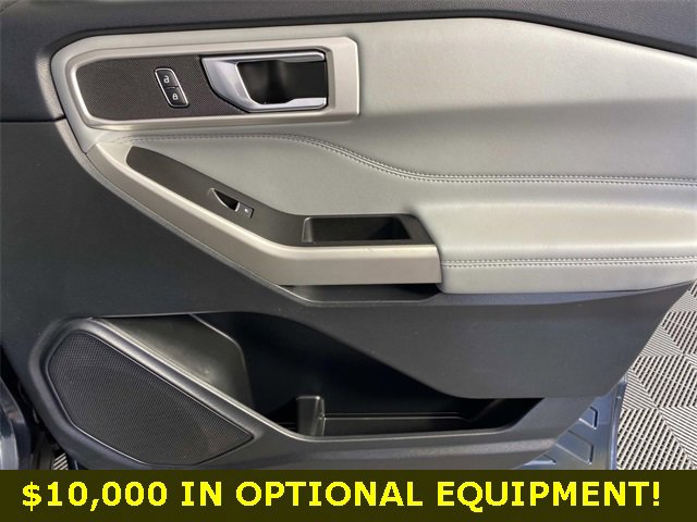 Used 2022 Ford Explorer XLT w/ Equipment Group 202A image 30