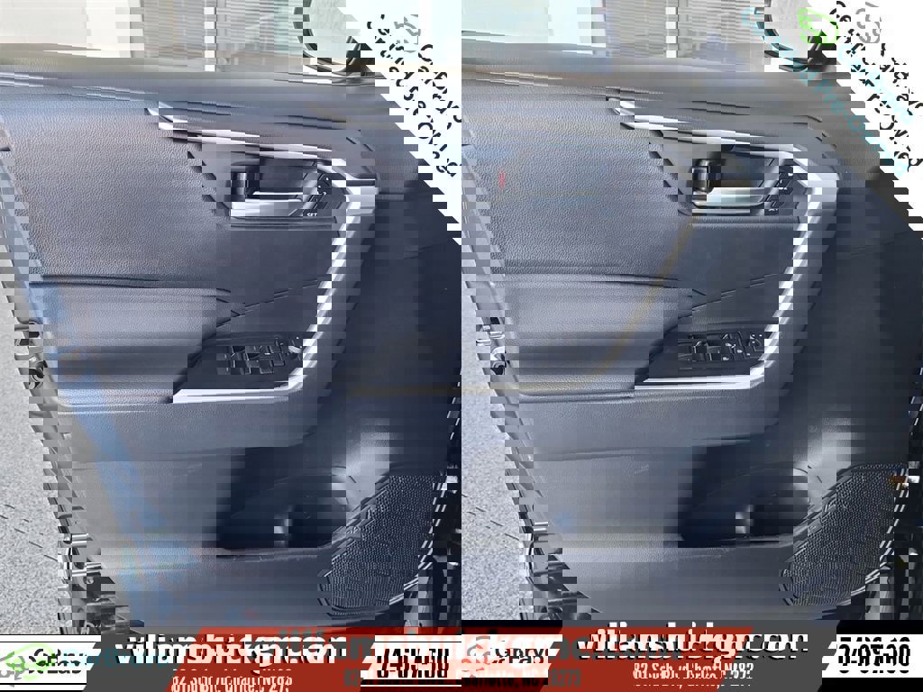 Used 2023 Toyota RAV4 XLE Premium image 23