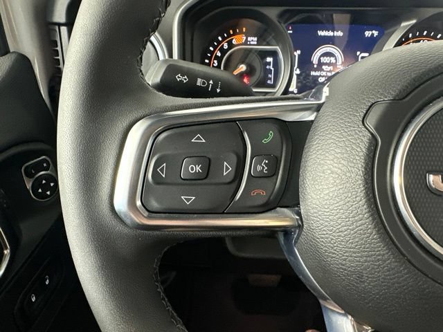 Used 2025 Jeep Wrangler Unlimited Sahara AWD/4WD image 18