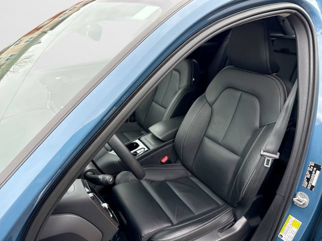 Certified 2024 Volvo XC40 B5 Plus w/ Protection Package Premier AWD/4WD image 16