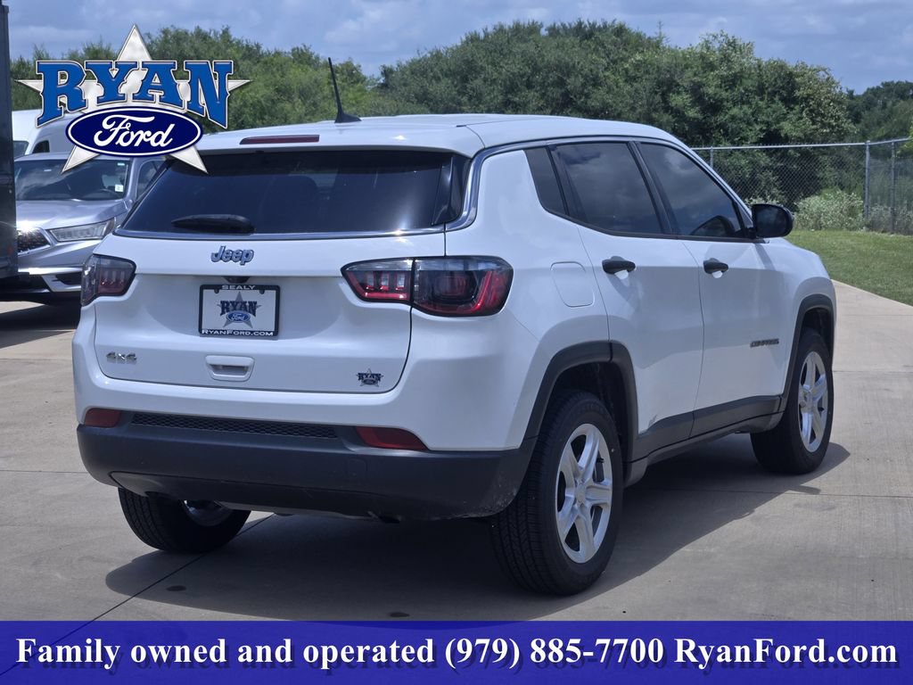 Used 2024 Jeep Compass Sport AWD/4WD image 4
