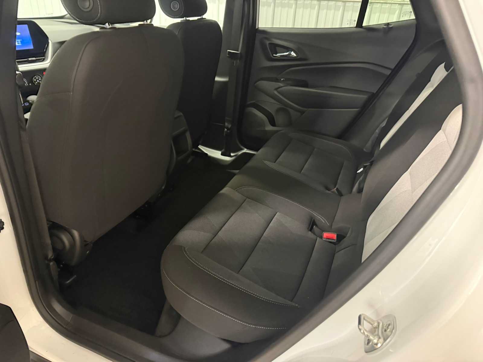 Used 2024 Chevrolet Trax RS FWD image 21