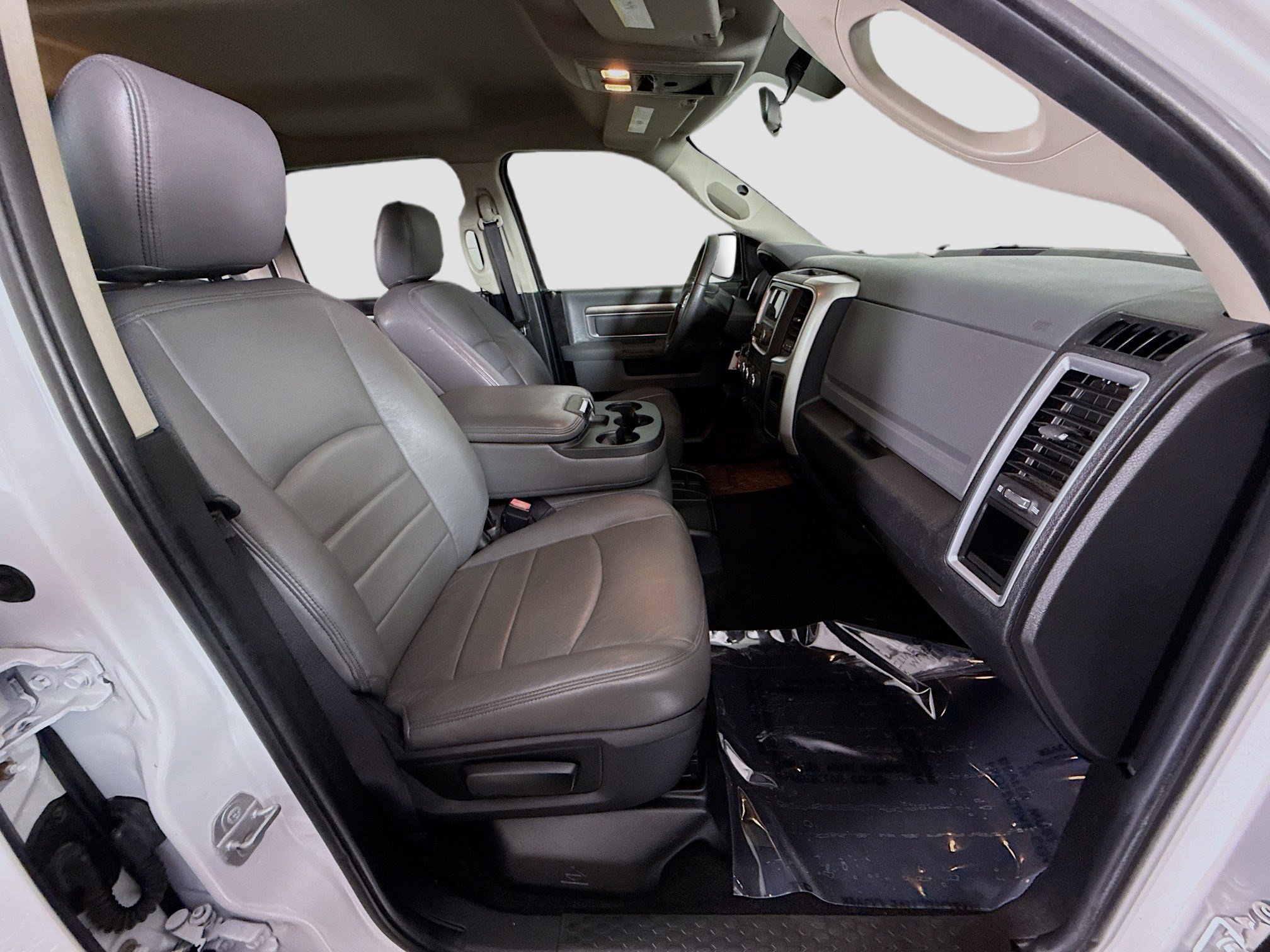 Used 2017 RAM 1500 Classic SLT AWD/4WD image 27