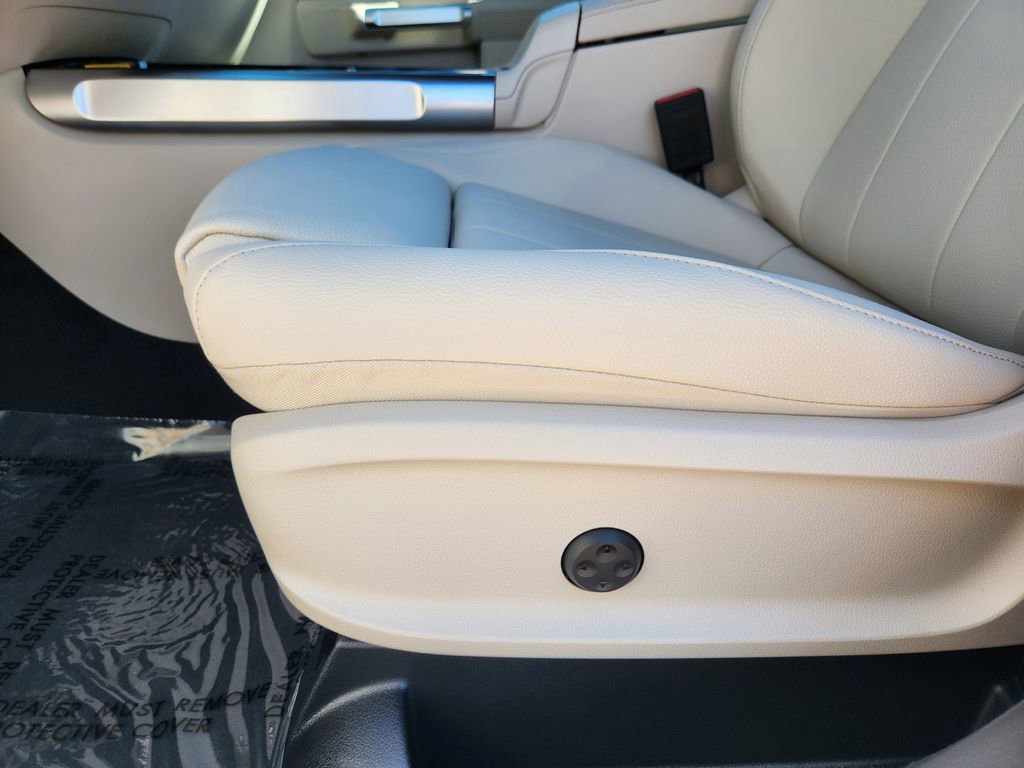 New 2026 Mercedes-Benz GLB 250 4MATIC image 23