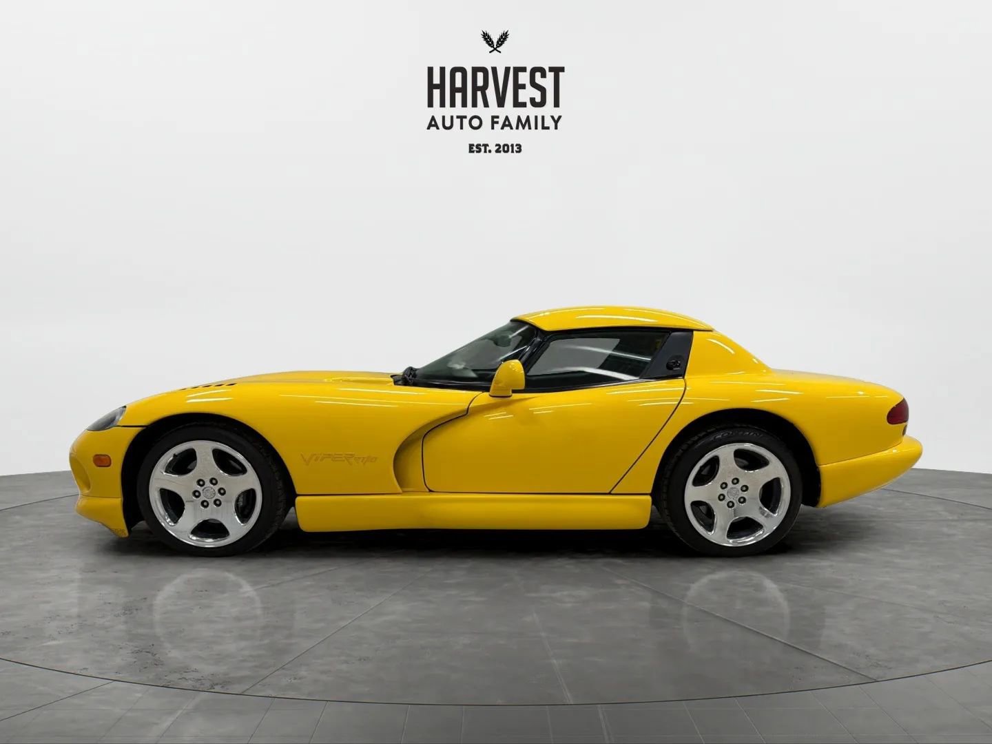 Used 2001 Dodge Viper RT/10 image 2