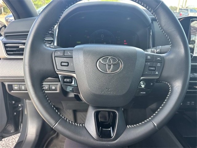 Used 2025 Toyota Camry SE image 26