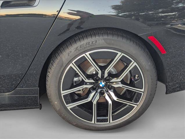 New 2026 BMW 750e xDrive AWD/4WD image 9