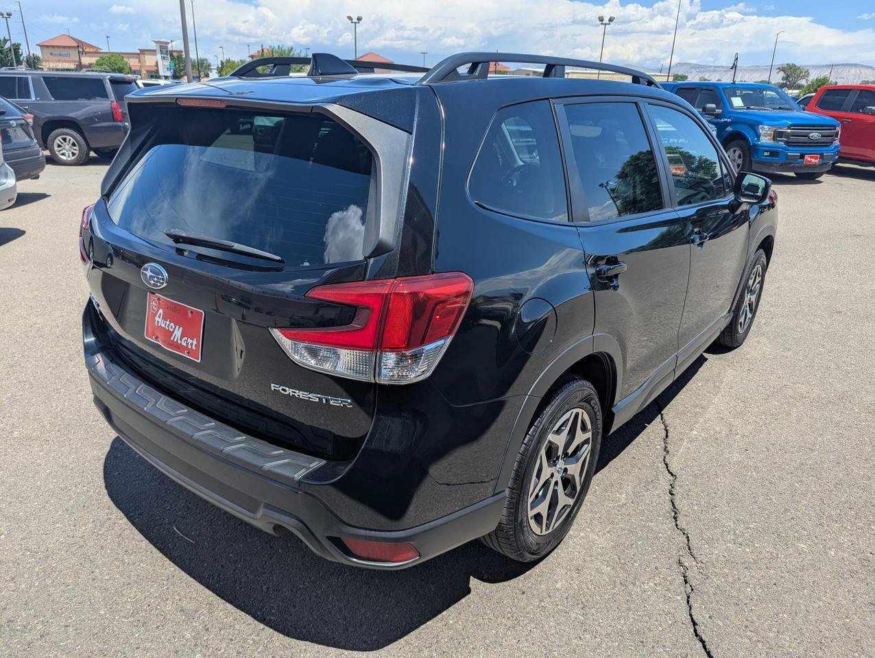 Used 2023 Subaru Forester Premium AWD/4WD image 5