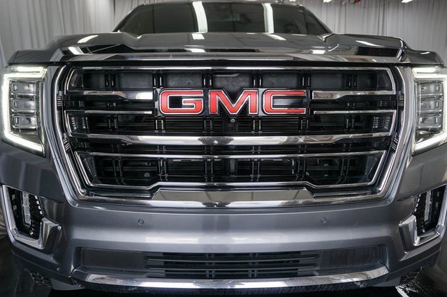 Used 2022 GMC Yukon SLT w/ SLT Premium Package image 3