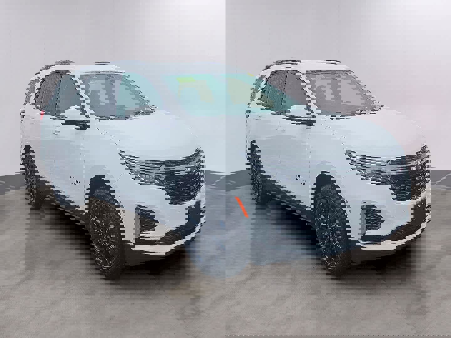 Used 2022 Chevrolet Equinox RS w/ RS Leather Package image 3