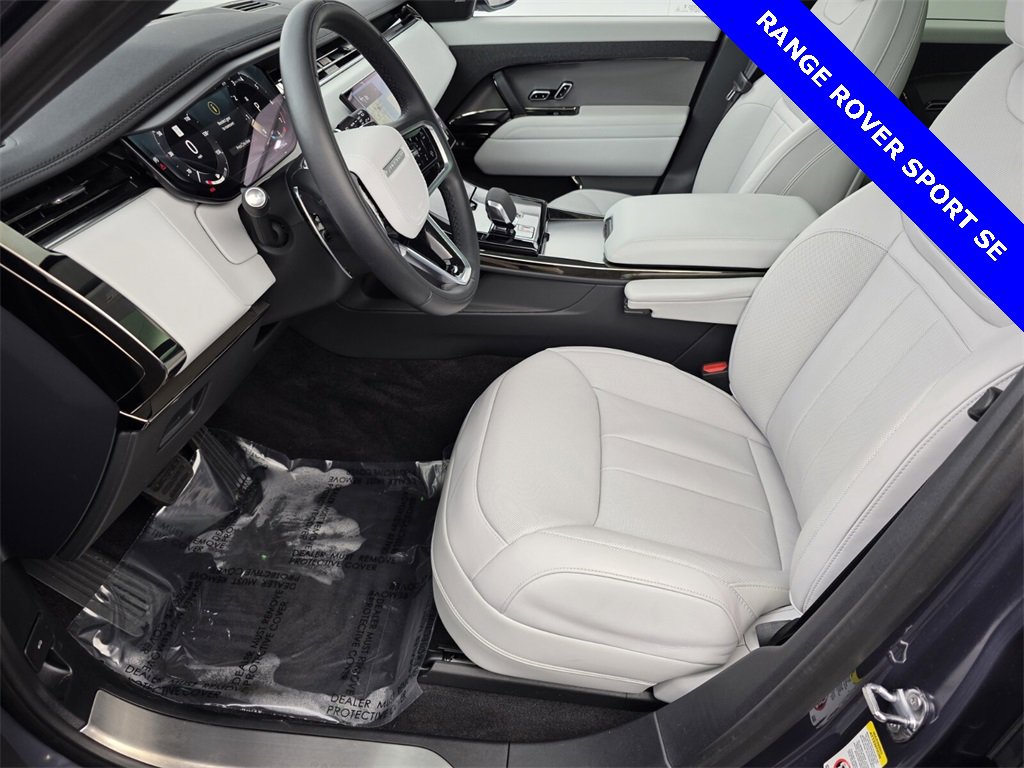 Used 2024 Land Rover Range Rover Sport SE image 9